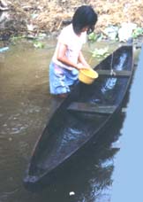 canoe2.JPG (11793 bytes)